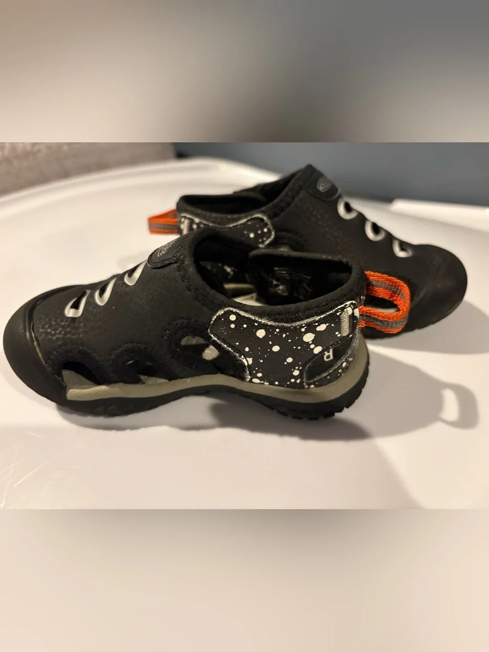 Keen Stingray toddler sandals black and cosmos Size 6 baby shoes water repellent